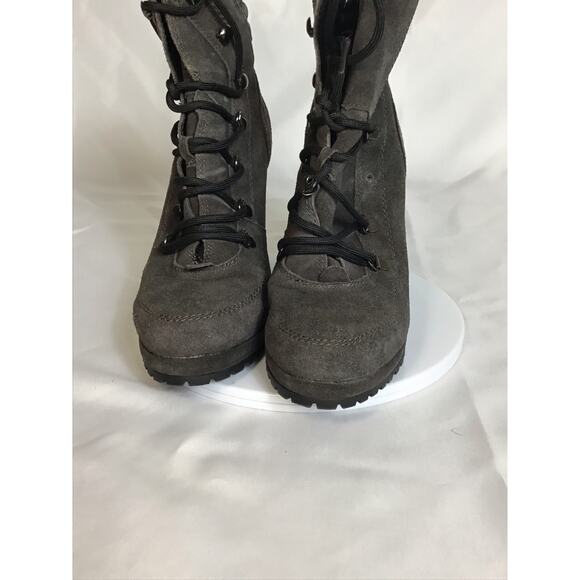DKNY Women Suede Platform tie up Ankle Booties Sz 8 Gray NWOT Flawed * BikerCore - Picture 2 of 12